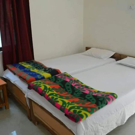 Middle Way Home Stay Bodhgaya Bagian luar foto