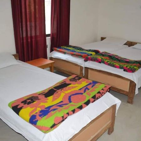Middle Way Home Stay Bodhgaya Bagian luar foto