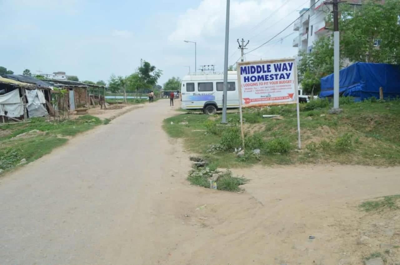 Middle Way Home Stay Bodhgaya Bagian luar foto